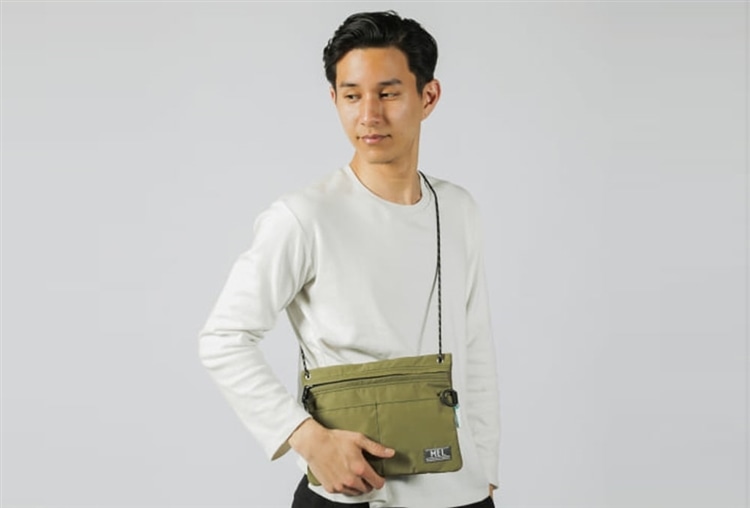 サコッシュが活躍するシーン