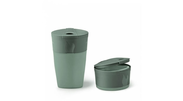 プラスチック製