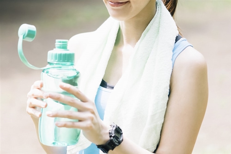 ランニングシーンには吸水用のボトルを用意しよう