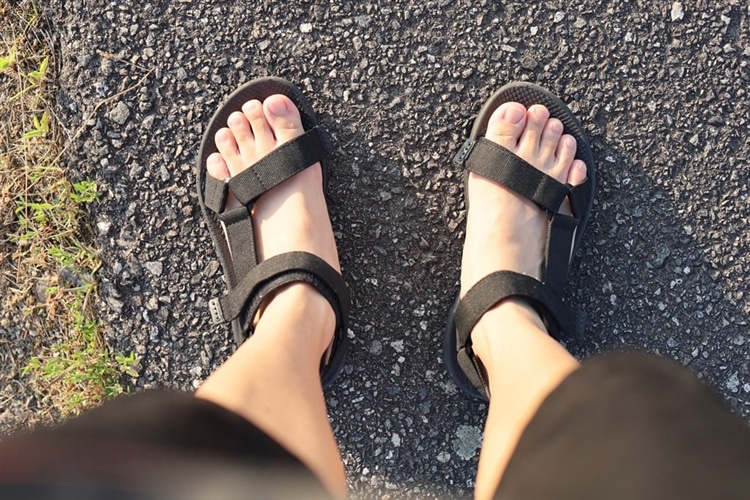 おしゃれに使えるサンダルの種類