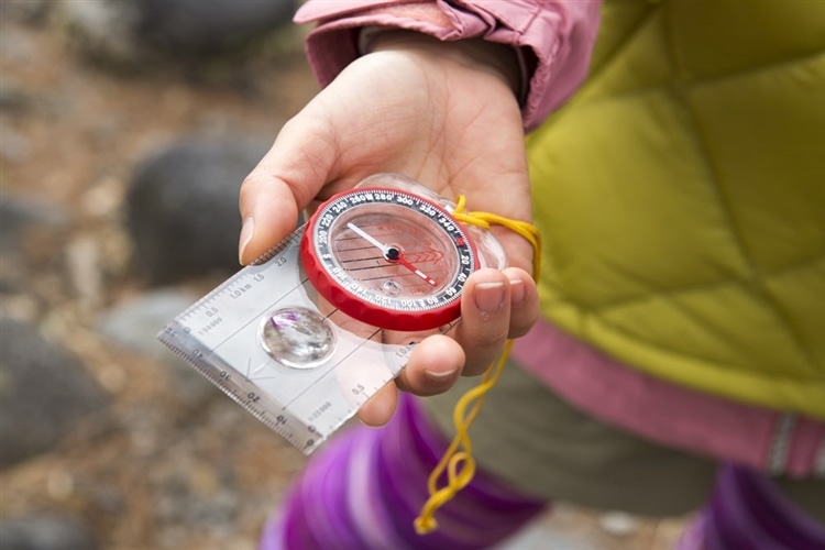 登山用コンパスの選び方