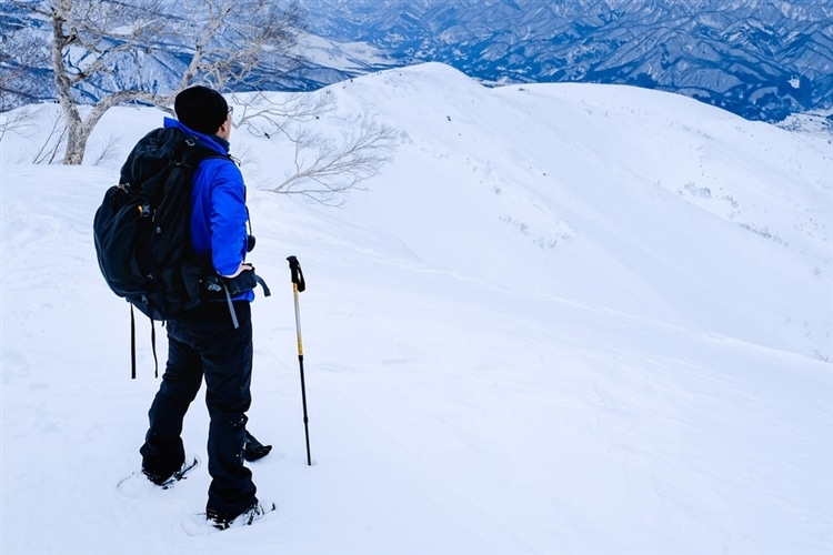 冬の登山では小物の用意もポイント